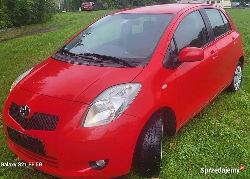 Czerwony Używany 2008 Toyota Yaris Hatchback | 14 500 zł (Uczciwa cena) - Obraz 1/4