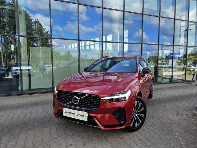 Czerwony Używany 2025 Volvo XC60 SUV | 209 900 zł (Uczciwa cena) - Obraz 1/4