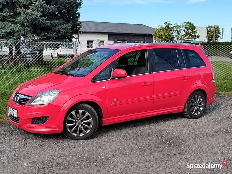 Używany Opel Zafira OPC 140 KM (102 kW) 2011 Czerwony Minivan