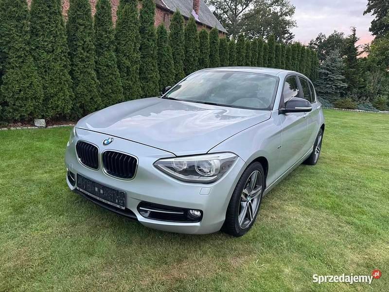 Srebrny Używany 2012 BMW 118 Sport Line Hatchback | 29 900 zł (Drogi) - Obraz 1/4