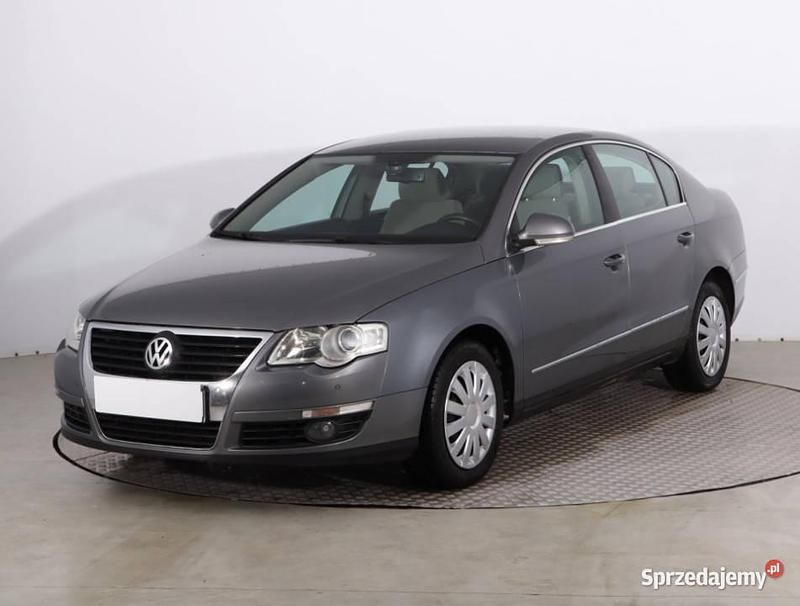 Używany VW Passat 122 KM (89 kW) 2005 Szary Sedan/Limuzyna