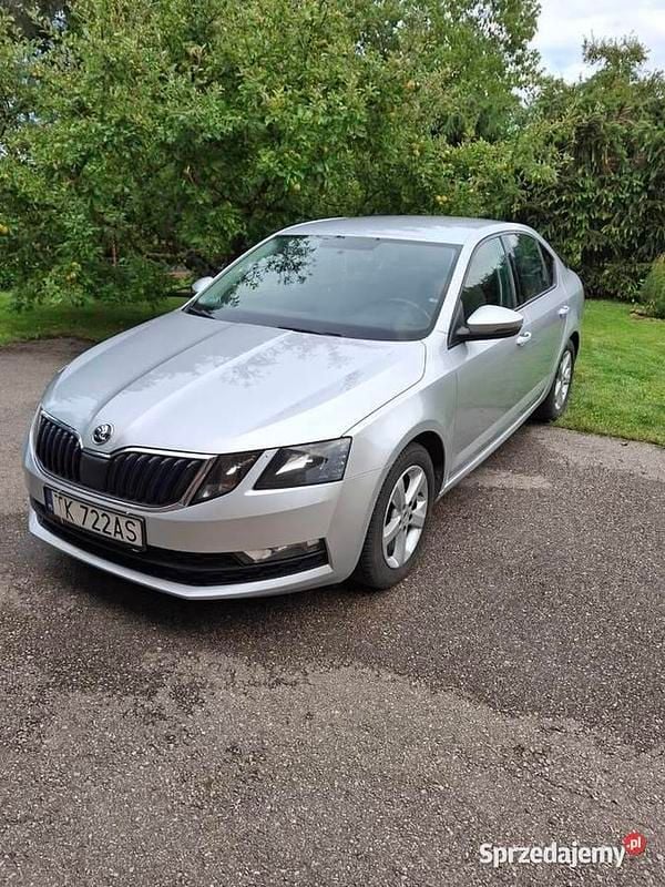 Srebrny Używany 2017 Skoda Octavia Hatchback | 37 500 zł (Uczciwa cena) - Obraz 1/4