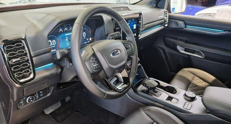 Używany Ford Ranger Platinum 240 KM (176 kW) 2024 Czerwony Pickup