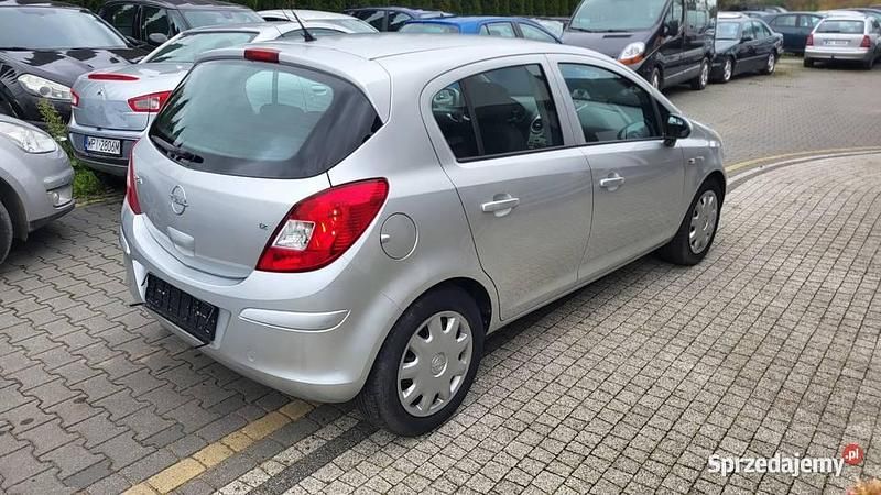Używany Opel Corsa 2008 Srebrny Hatchback
