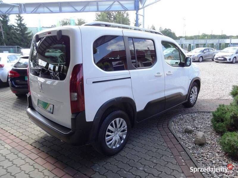 Używany Peugeot Rifter 102 KM (75 kW) 2018 Biały Minivan