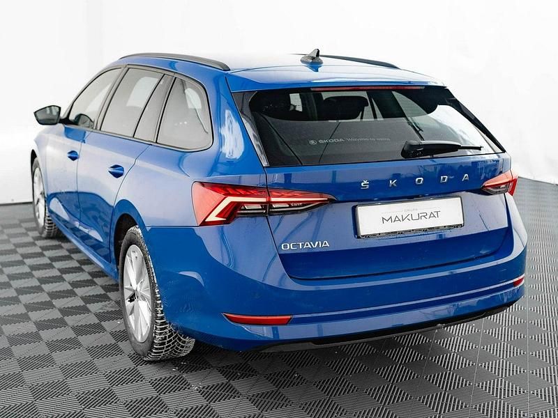 Używany Skoda Octavia 150 KM (110 kW) 2022 Niebieski Kombi