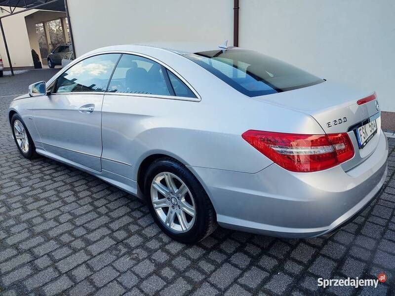 Używany Mercedes E200 184 KM (135 kW) 2011 Srebrny Coupe