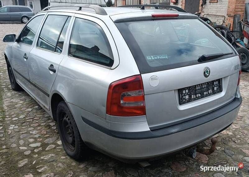 Używany Skoda Octavia 102 KM (75 kW) 2010 Srebrny Kombi