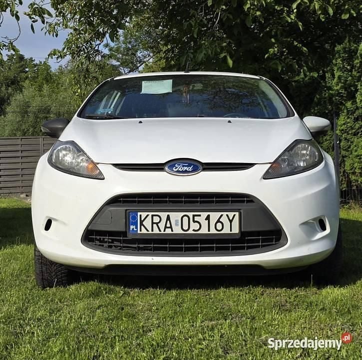 Używany Ford Fiesta 2012 Biały Van