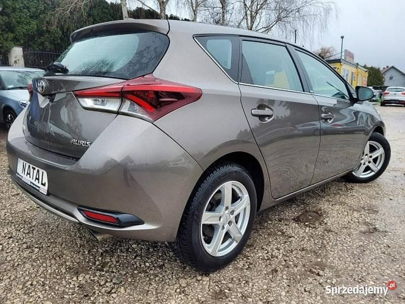 Brązowy Używany 2016 Toyota Auris Hatchback | 40 800 zł (Uczciwa cena) - Obraz 1/4