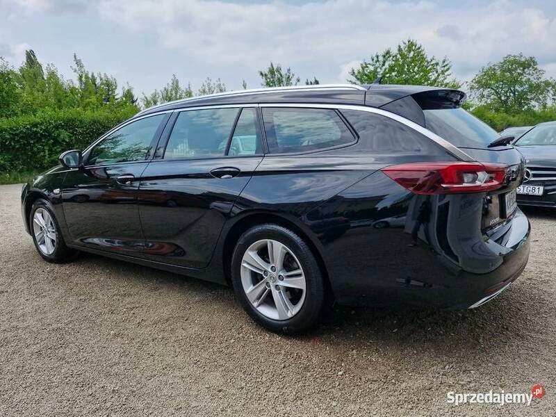 Czarny Używany 2022 Opel Insignia Kombi | 84 900 zł - Obraz 1/4