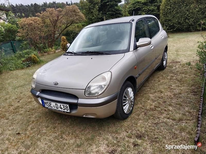 Używany 2001 Daihatsu Sirion Hatchback | 1999 zł - Obraz 1/4