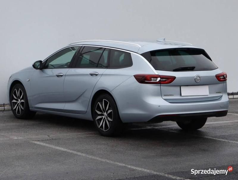 Używany Opel Insignia 2017 Srebrny Kombi