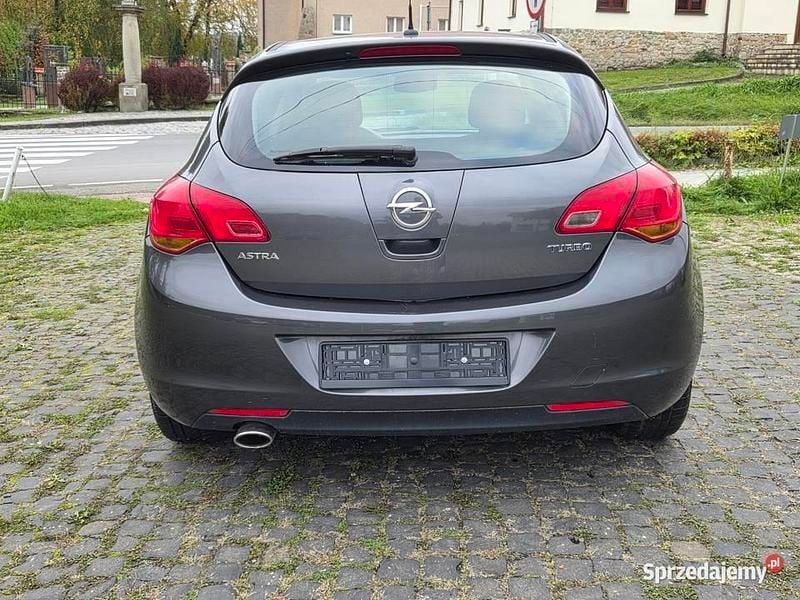 Używany Opel Astra 2010