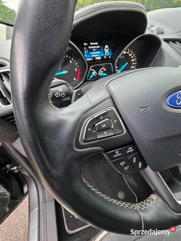 Beżowy Używany 2017 Ford Kuga SUV | 68 900 zł (Uczciwa cena) - Obraz 1/4