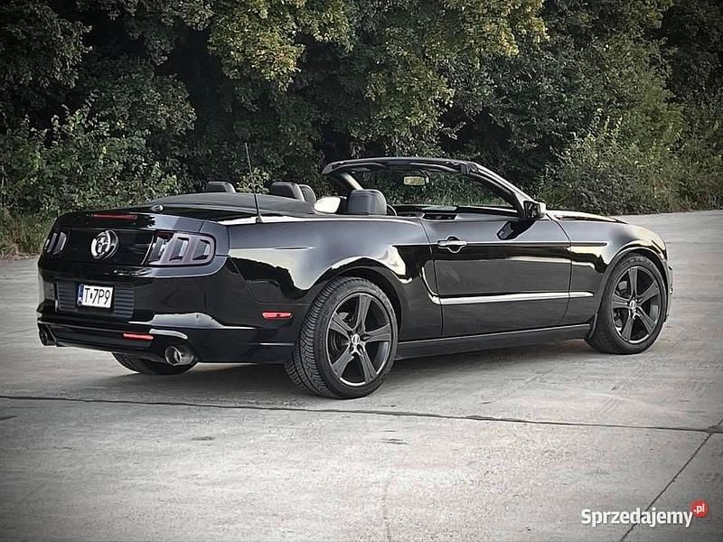 Czarny Używany 2014 Ford Mustang Premium Kabriolet | 62 500 zł - Obraz 1/4