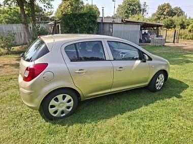 Złoty Używany 2009 Opel Corsa Hatchback | 13 500 zł (Uczciwa cena) - Obraz 1/4