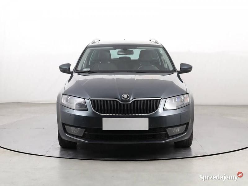Szary Używany 2016 Skoda Octavia Kombi | 39 999 zł (Dobra cena) - Obraz 1/4