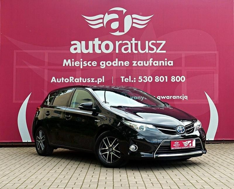 Czarny Używany 2015 Toyota Auris Hybrid Hatchback | 45 900 zł (Uczciwa cena) - Obraz 1/4