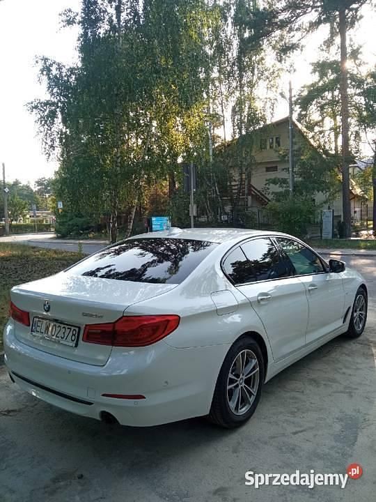 Biały Używany 2017 BMW 520 Sport Line Sedan/Limuzyna | 84 800 zł (Dobra cena) - Obraz 1/4