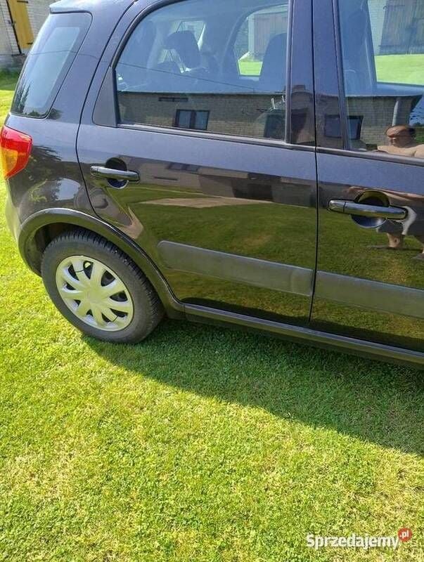 Czarny Używany 2007 Suzuki SX4 SUV | 13 700 zł (Dość drogi) - Obraz 1/4