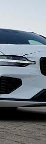 Używany Volvo V60 R-Design 340 KM (250 kW) 2021 Biały Kombi