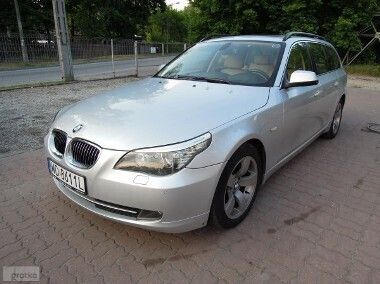 Srebrny Używany 2009 BMW 525 Sport Line Kombi | 34 900 zł - Obraz 1/4