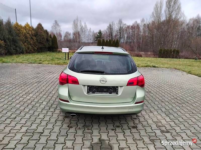Używany Opel Astra 2011 Zielony Kombi