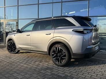 Używany Peugeot 5008 GT 136 KM (100 kW) 2025 Srebrny SUV