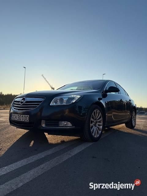 Czarny Używany 2010 Opel Insignia Sedan/Limuzyna | 21 900 zł (Dość drogi) - Obraz 1/4
