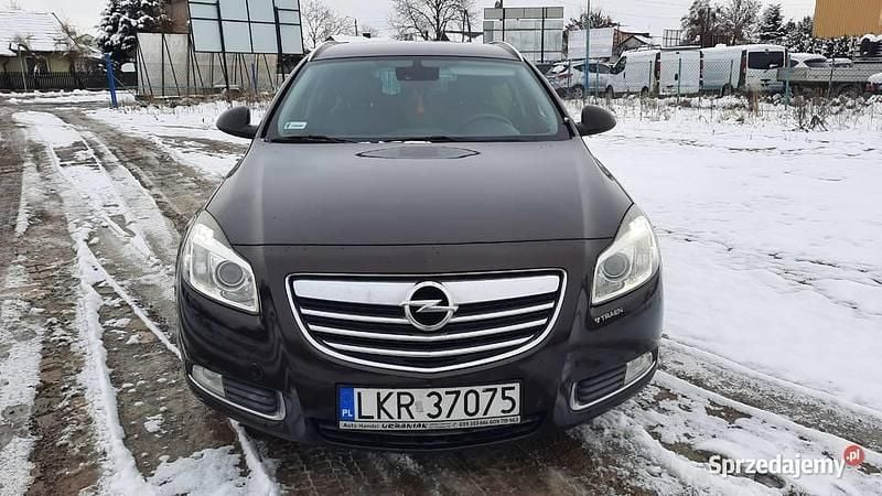 Brązowy Używany 2011 Opel Insignia Edition Kombi | 16 500 zł (Uczciwa cena) - Obraz 1/4