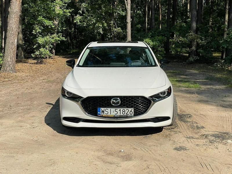 Używany Mazda 3 Inclusive 250 KM (183 kW) 2021 Biały Sedan/Limuzyna
