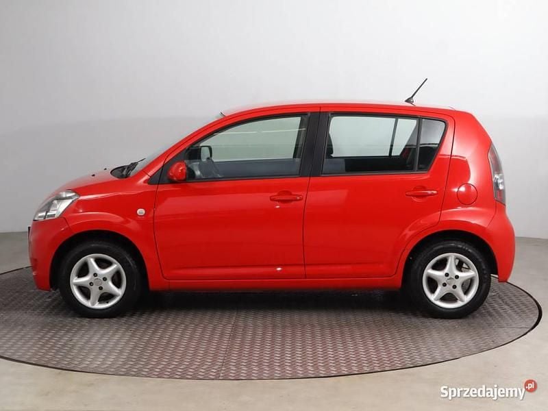 Używany Daihatsu Sirion 2012 Czerwony Hatchback