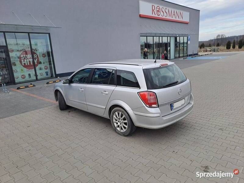 Używany Opel Astra 2005 Srebrny Kombi