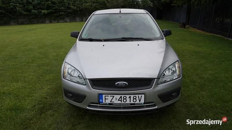 Srebrny (metalik) Używany 2005 Ford Focus Hatchback | 9999 zł (Uczciwa cena) - Obraz 1/4
