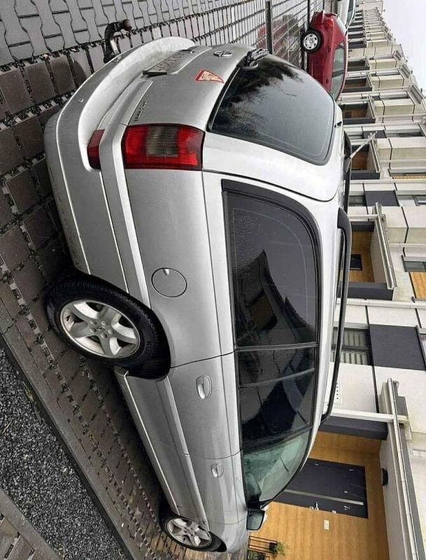 Używany Opel Omega 2003 Srebrny Kombi