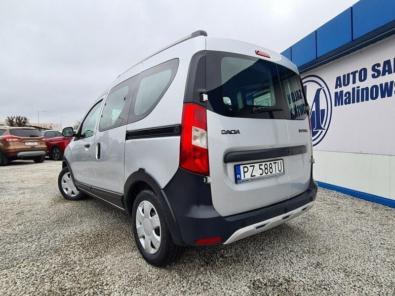 Używany Dacia Dokker Stepway 90 KM (66 kW) 2016 Srebrny Minivan