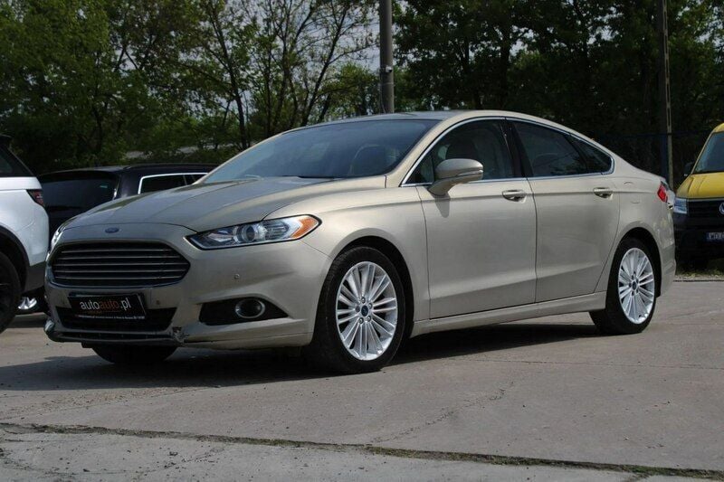 Srebrny Używany 2015 Ford Fusion Sedan/Limuzyna | 28 455 zł - Obraz 1/4