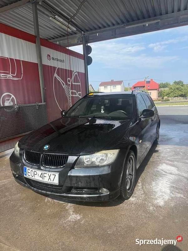 Czarny Używany 2008 BMW 318 Kombi | 14 500 zł (Uczciwa cena) - Obraz 1/4