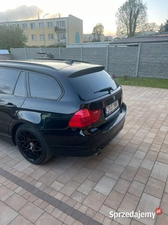 Używany BMW 320 2010 Czarny Kombi