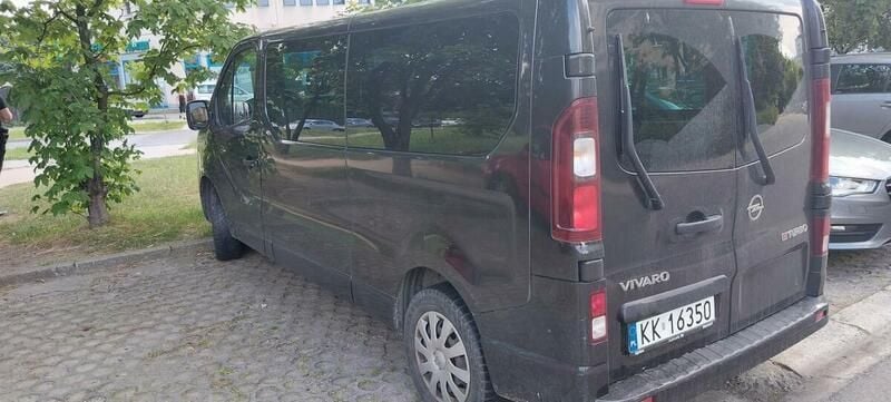 Używany Opel Vivaro 2018 Czarny Minivan