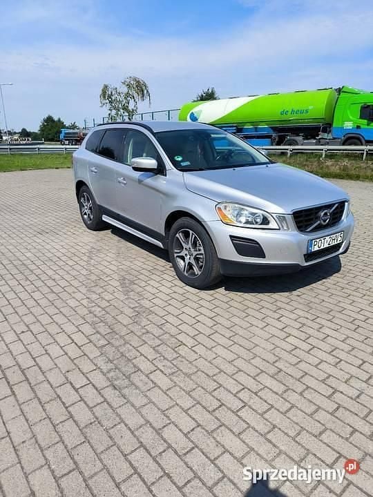 Srebrny Używany 2009 Volvo XC60 SUV | 27 400 zł (Uczciwa cena) - Obraz 1/4