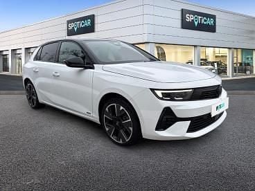 Używany Opel Astra Ultimate 114 kW (156 KM) 2023 Biały Hatchback