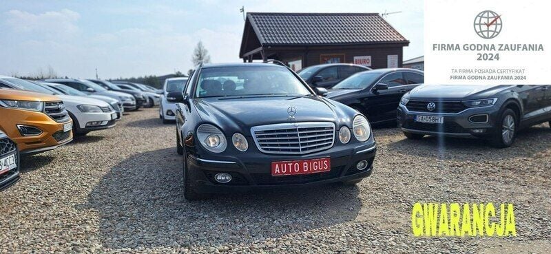 Czarny (metalik) Używany 2004 Mercedes E220 Kombi | 16 900 zł - Obraz 1/4
