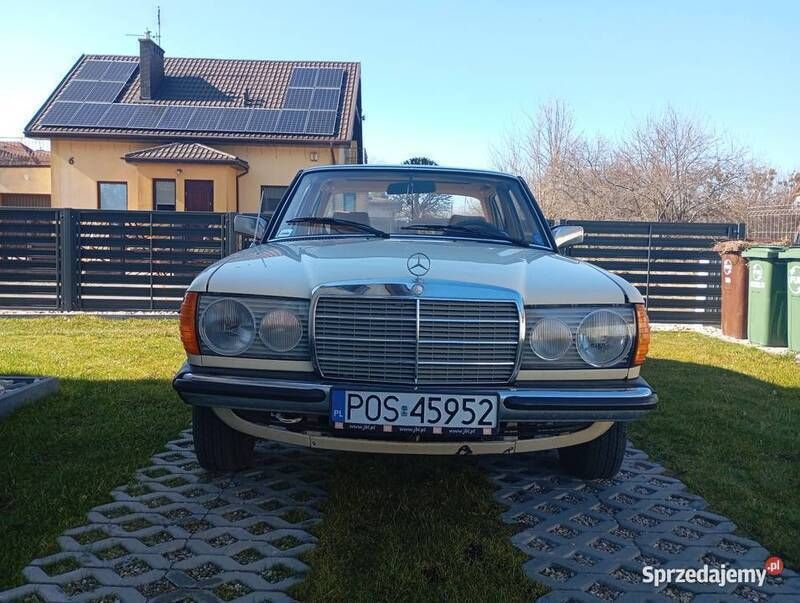 Używany 1981 Mercedes 240 Sedan/Limuzyna | 13 900 zł - Obraz 1/4