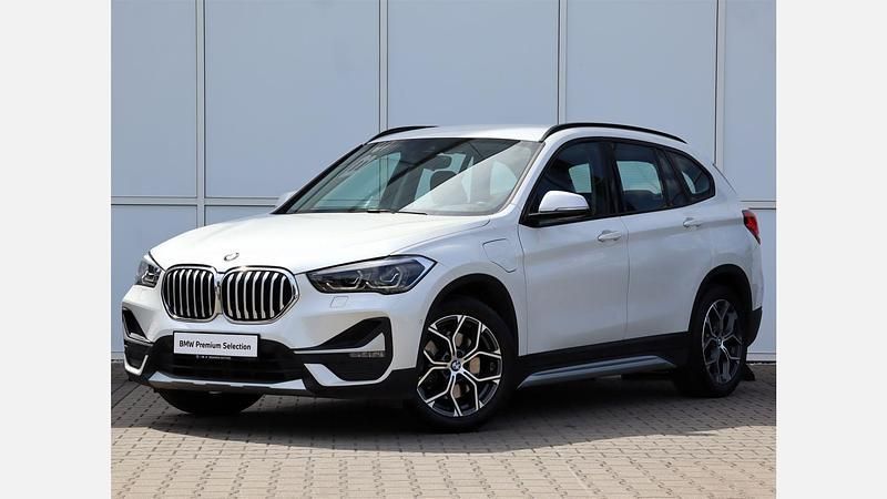 Biel mineralna metalizowany Używany 2020 BMW X1 Performance SUV | 114 900 zł (Dobra cena) - Obraz 1/3