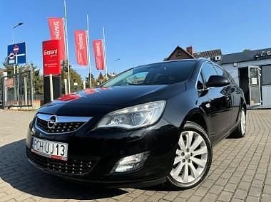 Używany Opel Astra 140 KM (102 kW) 2011 Czarny Kombi