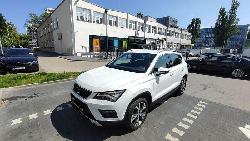 Biały Używany 2017 Seat Ateca SUV | 92 000 zł (Uczciwa cena) - Obraz 1/4