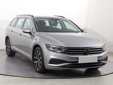 Używany VW Passat 150 KM (110 kW) 2022 Srebrny Kombi