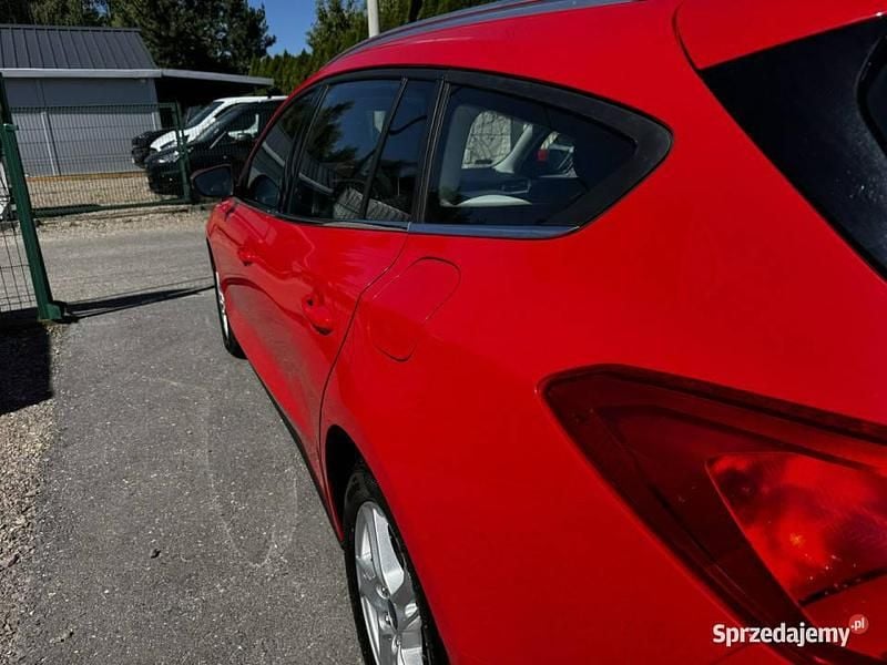 Używany Ford Focus 120 KM (88 kW) 2020 Czerwony Kombi